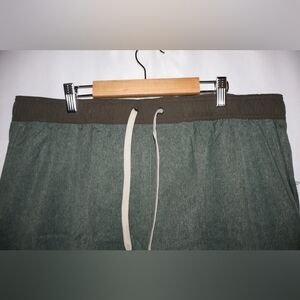 Penguin Sport Chimera Heather Green & Brown Shorts. XL. NWT.